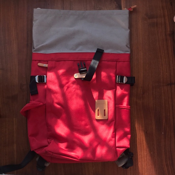 Red backpack - Picture 2 of 3